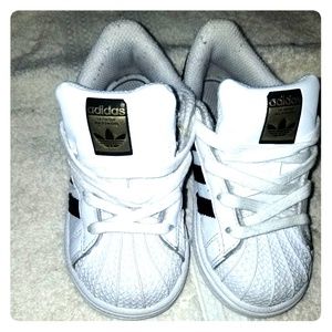 Classic White shell top Adidas Sneakers (Toddler)